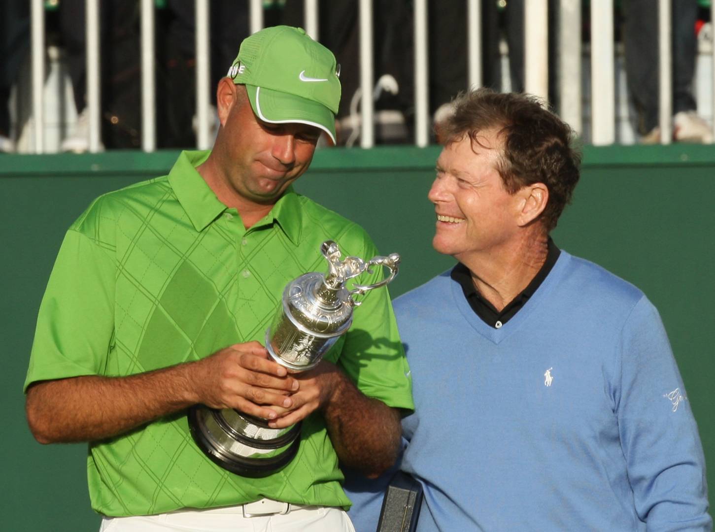 Tom Watson congratulates Stewart Cink 